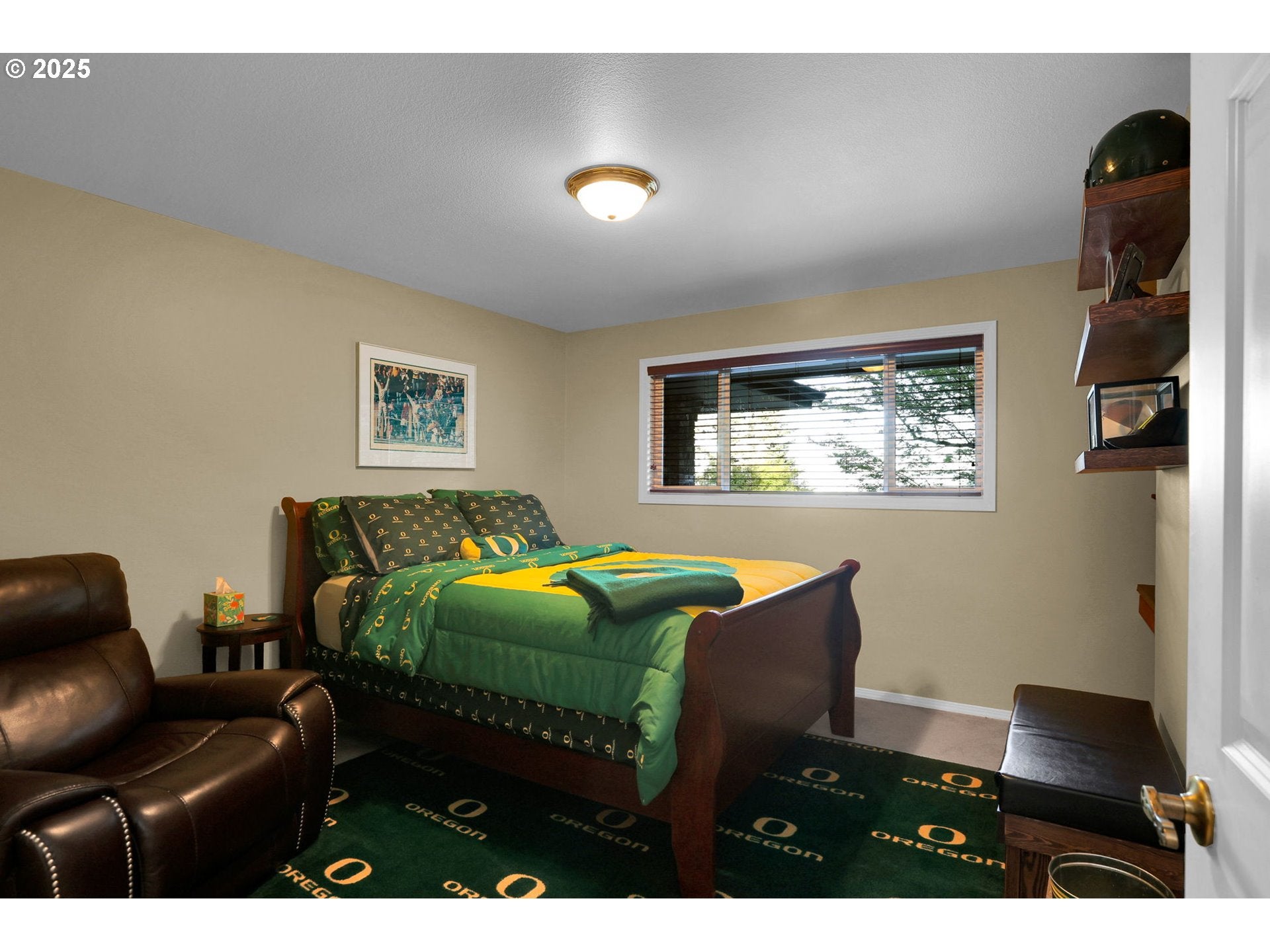 Eugene, Oregon, 97405, United States, 5 Bedrooms Bedrooms, ,4 BathroomsBathrooms,Residential,Active,1964513