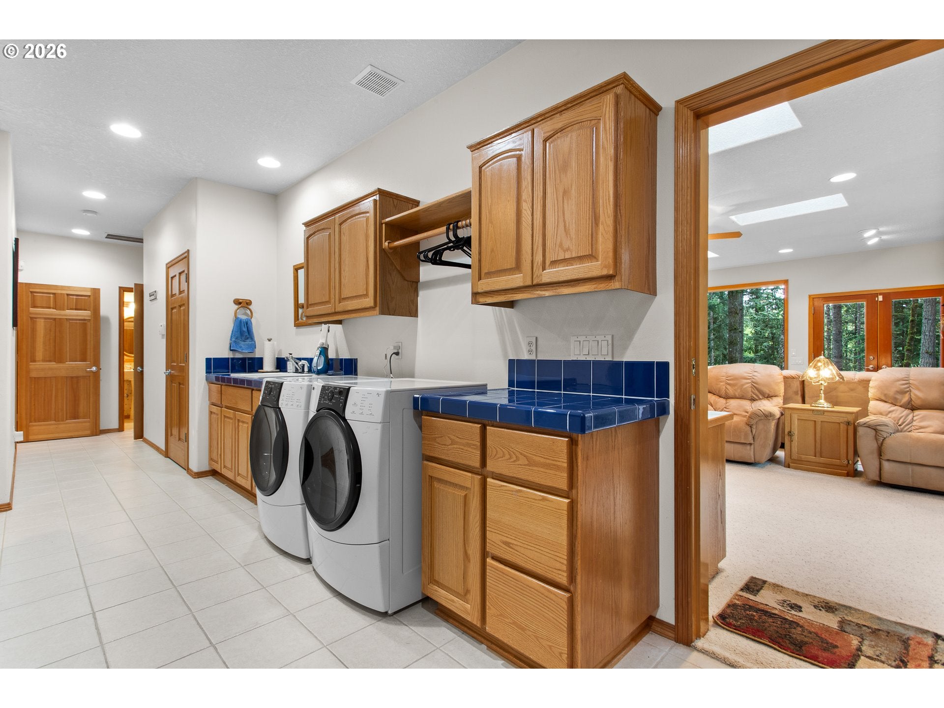 Corbett, Oregon, 97019, United States, 3 Bedrooms Bedrooms, ,3 BathroomsBathrooms,Residential,Active,2043115