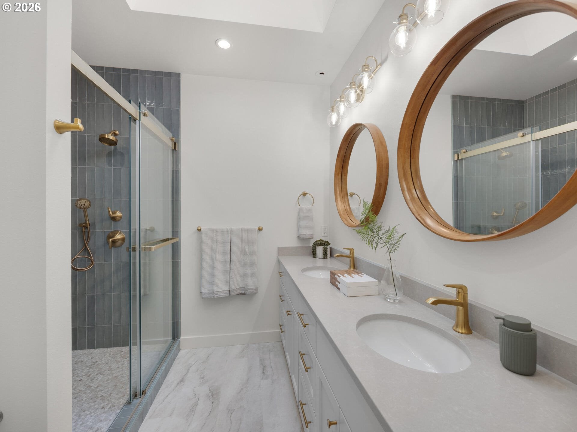 Cannon Beach, Oregon, 97110, United States, 5 Bedrooms Bedrooms, ,6 BathroomsBathrooms,Residential,Active,2015847