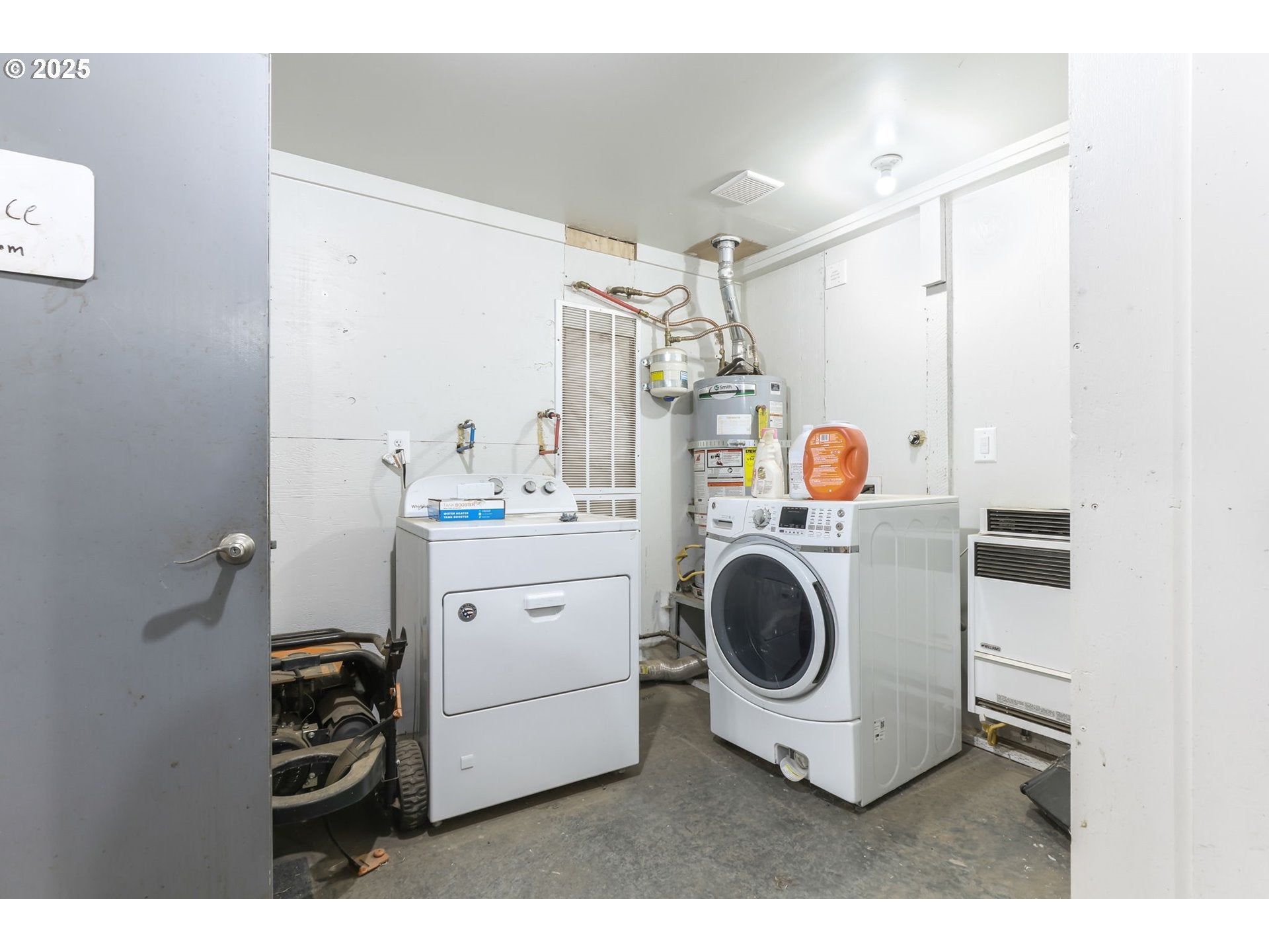 Troutdale, Oregon, 97060, United States, 4 Bedrooms Bedrooms, ,3 BathroomsBathrooms,Residential,Active,1898028