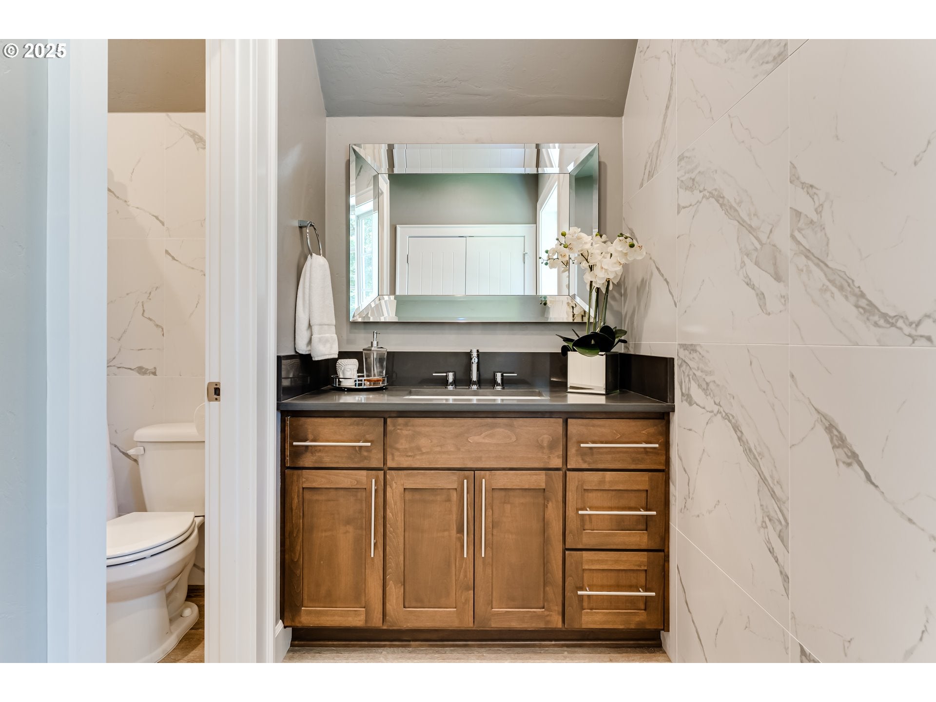 Eugene, Oregon, 97405, United States, ,5 BathroomsBathrooms,Residential,Active,1899898