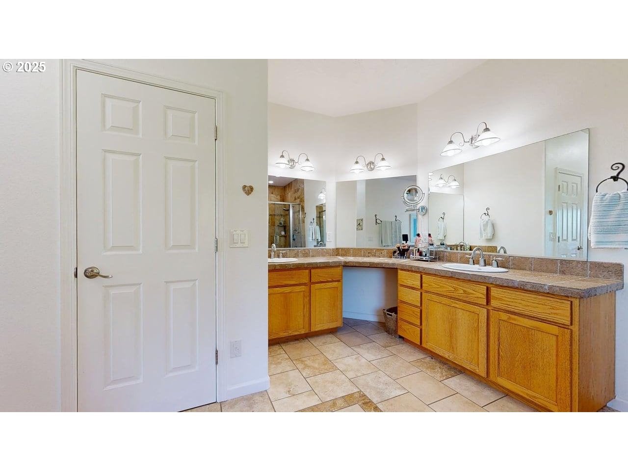 Brookings, Oregon, 97415, United States, 6 Bedrooms Bedrooms, ,4 BathroomsBathrooms,Residential,Pending,1933905