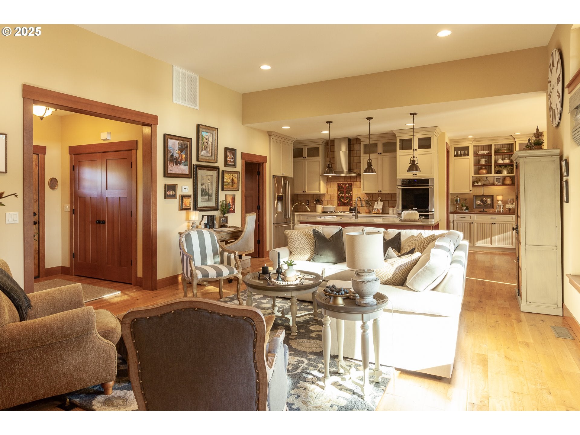 White Salmon, Washington, 98672, United States, 3 Bedrooms Bedrooms, ,3 BathroomsBathrooms,Residential,Active,2006771