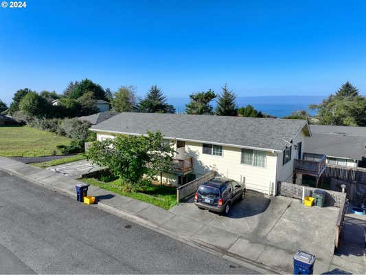 749 1ST ST, BROOKINGS, OR 97415 - Image 1