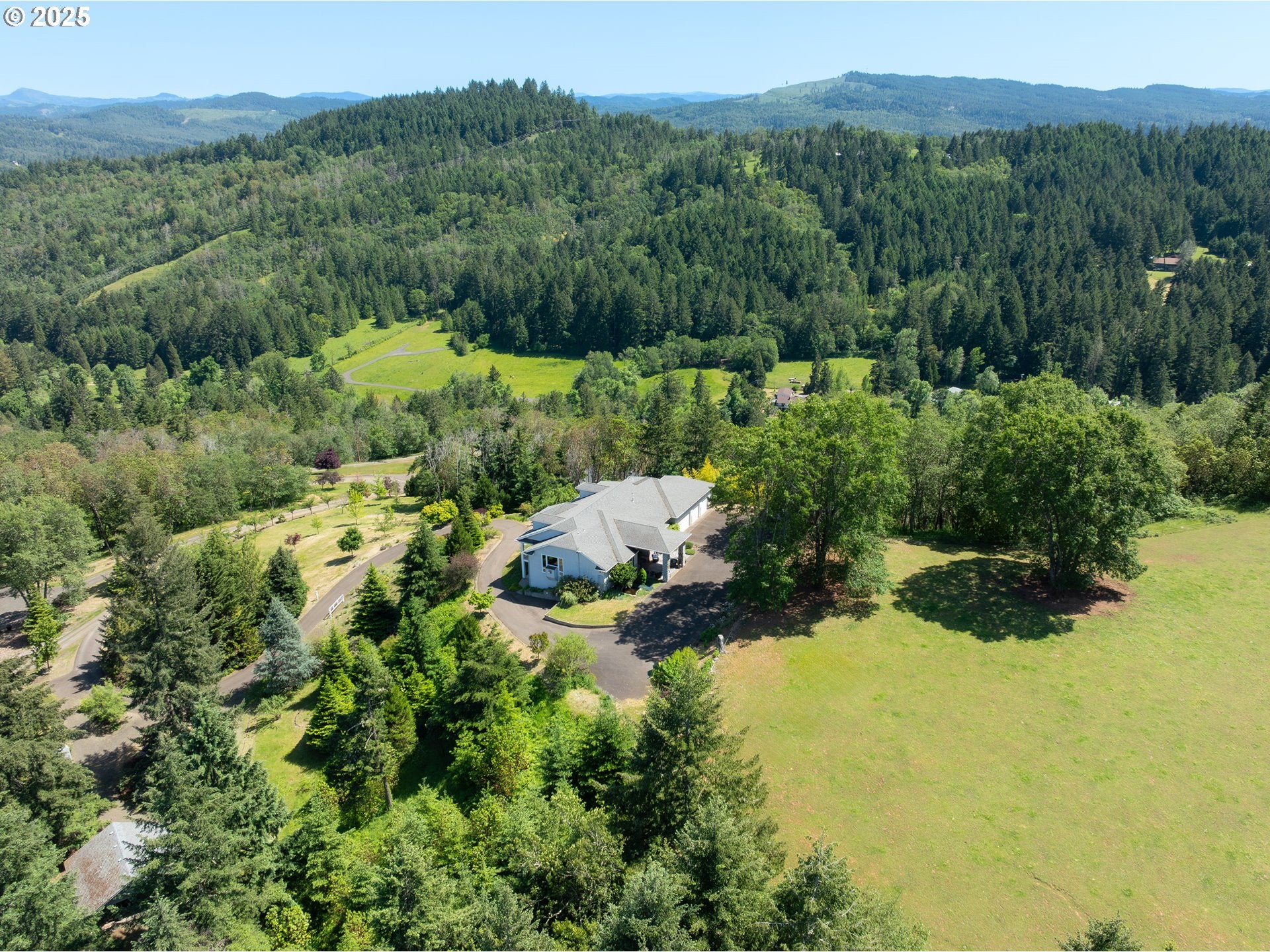 Roseburg, Oregon, 97471, United States, 4 Bedrooms Bedrooms, ,4 BathroomsBathrooms,Residential,Active,1800177