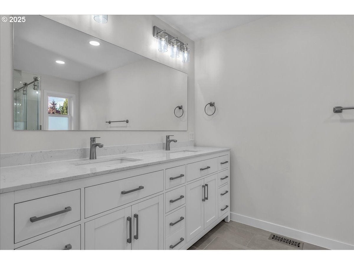 Beaverton, Oregon, 97007, United States, 3 Bedrooms Bedrooms, ,3 BathroomsBathrooms,Residential,Active,2006949