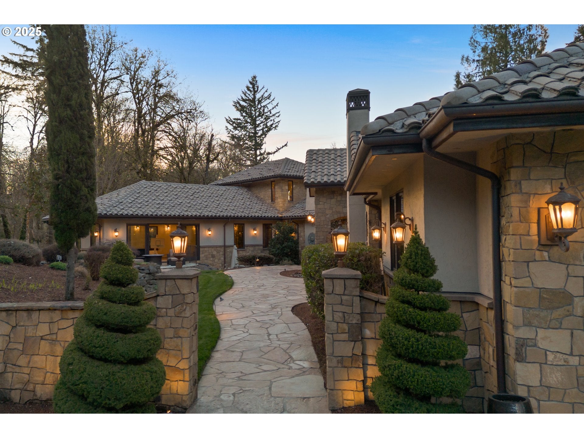 Oregon City, Oregon, 97045, United States, ,6 BathroomsBathrooms,Residential,Contingent,1764514