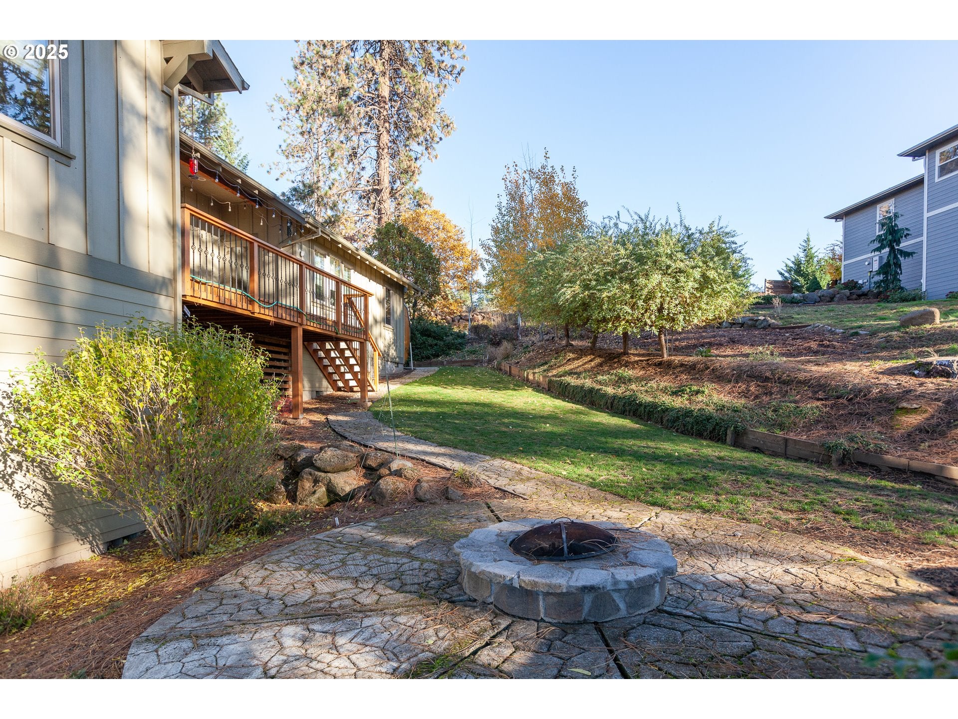 White Salmon, Washington, 98672, United States, 3 Bedrooms Bedrooms, ,3 BathroomsBathrooms,Residential,Active,2006771