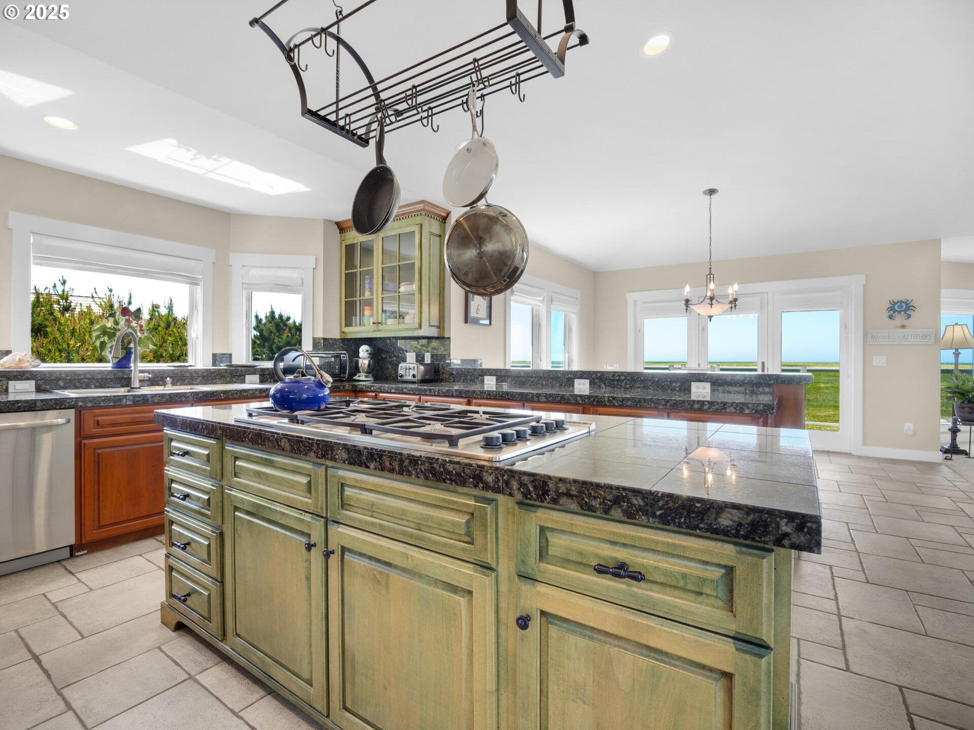 Gearhart, Oregon, 97138, United States, 4 Bedrooms Bedrooms, ,6 BathroomsBathrooms,Residential,Active,1798115