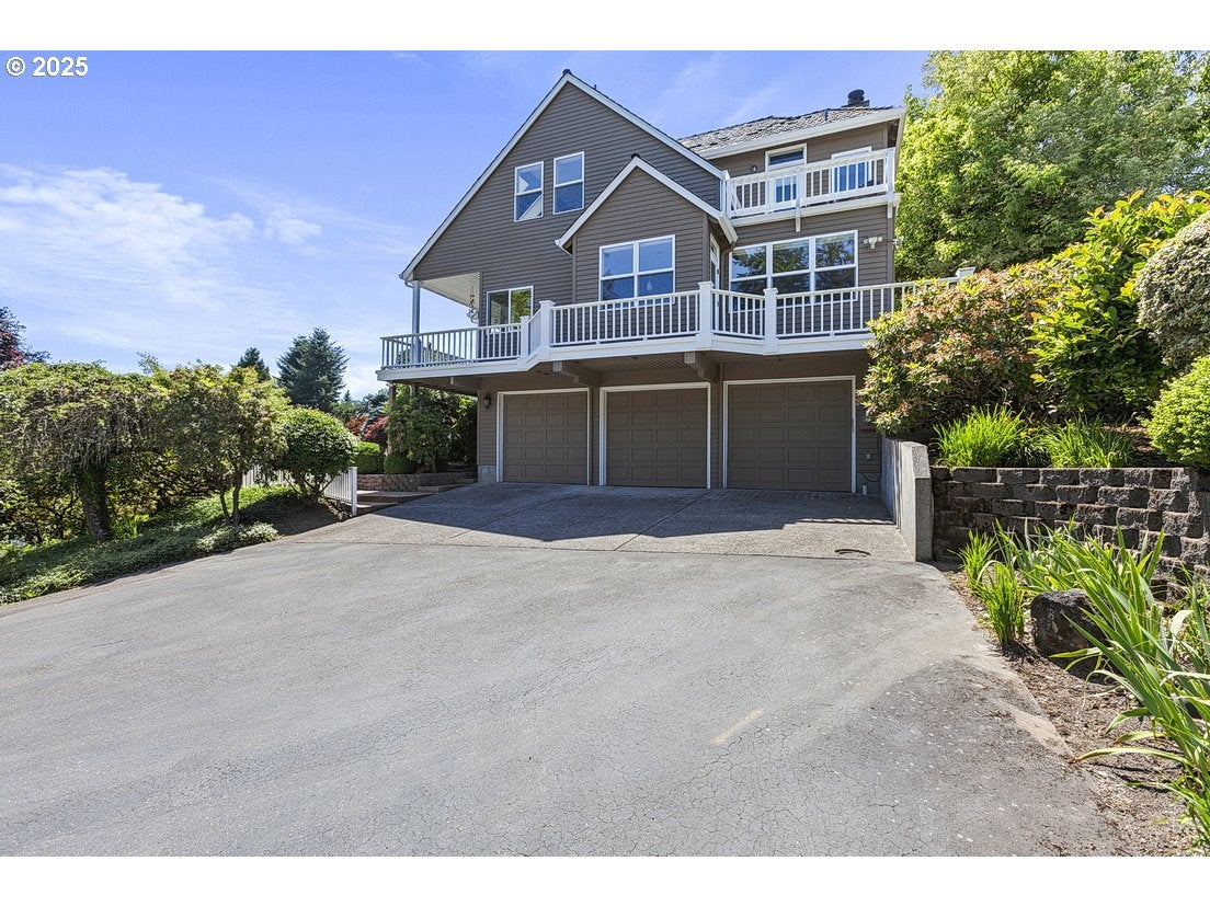 Lake Oswego, Oregon, 97034, United States, 3 Bedrooms Bedrooms, ,3 BathroomsBathrooms,Residential,Active,1862857