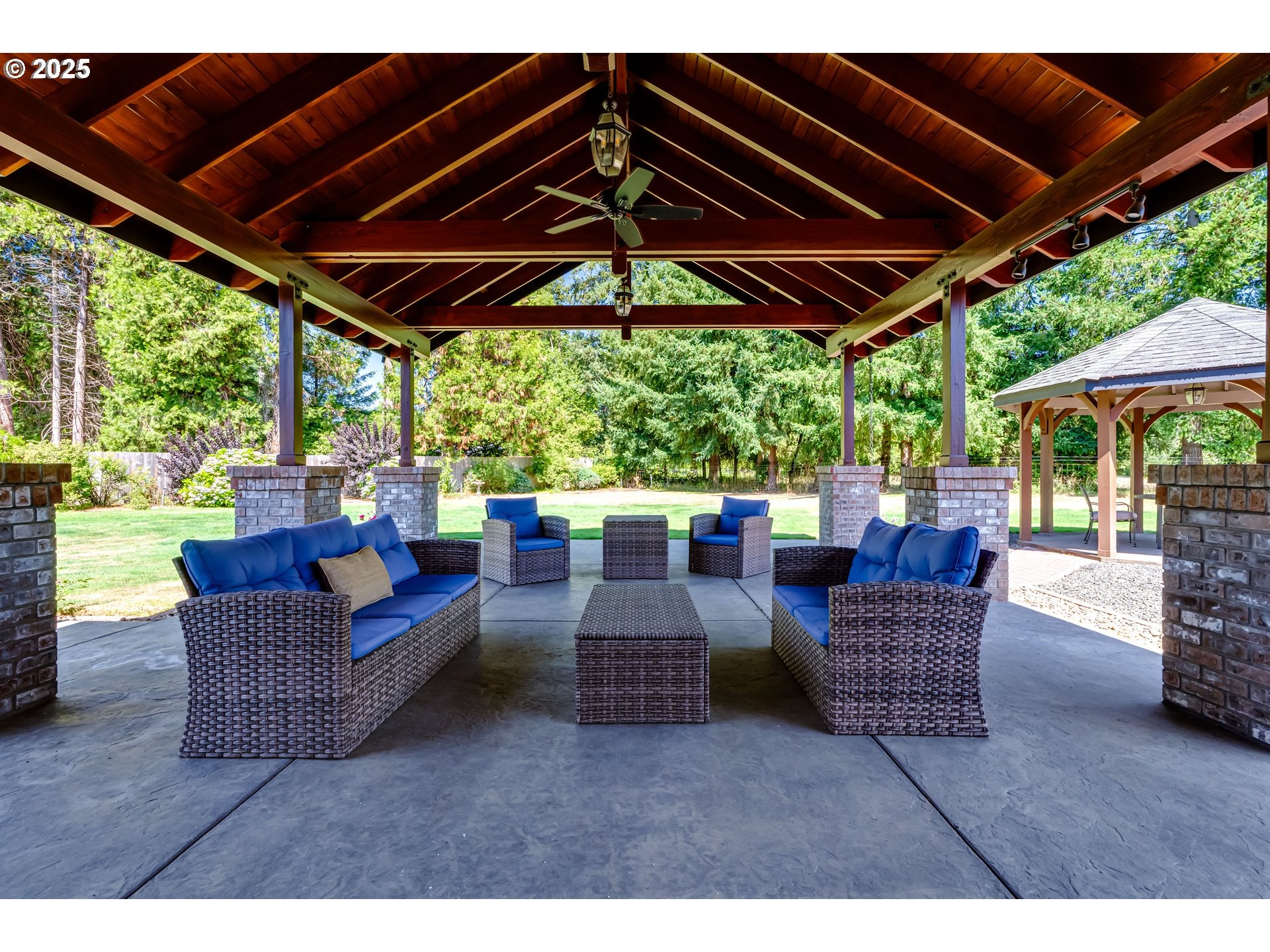 Springfield, Oregon, 97478, United States, 4 Bedrooms Bedrooms, ,3 BathroomsBathrooms,Residential,Active,1904190