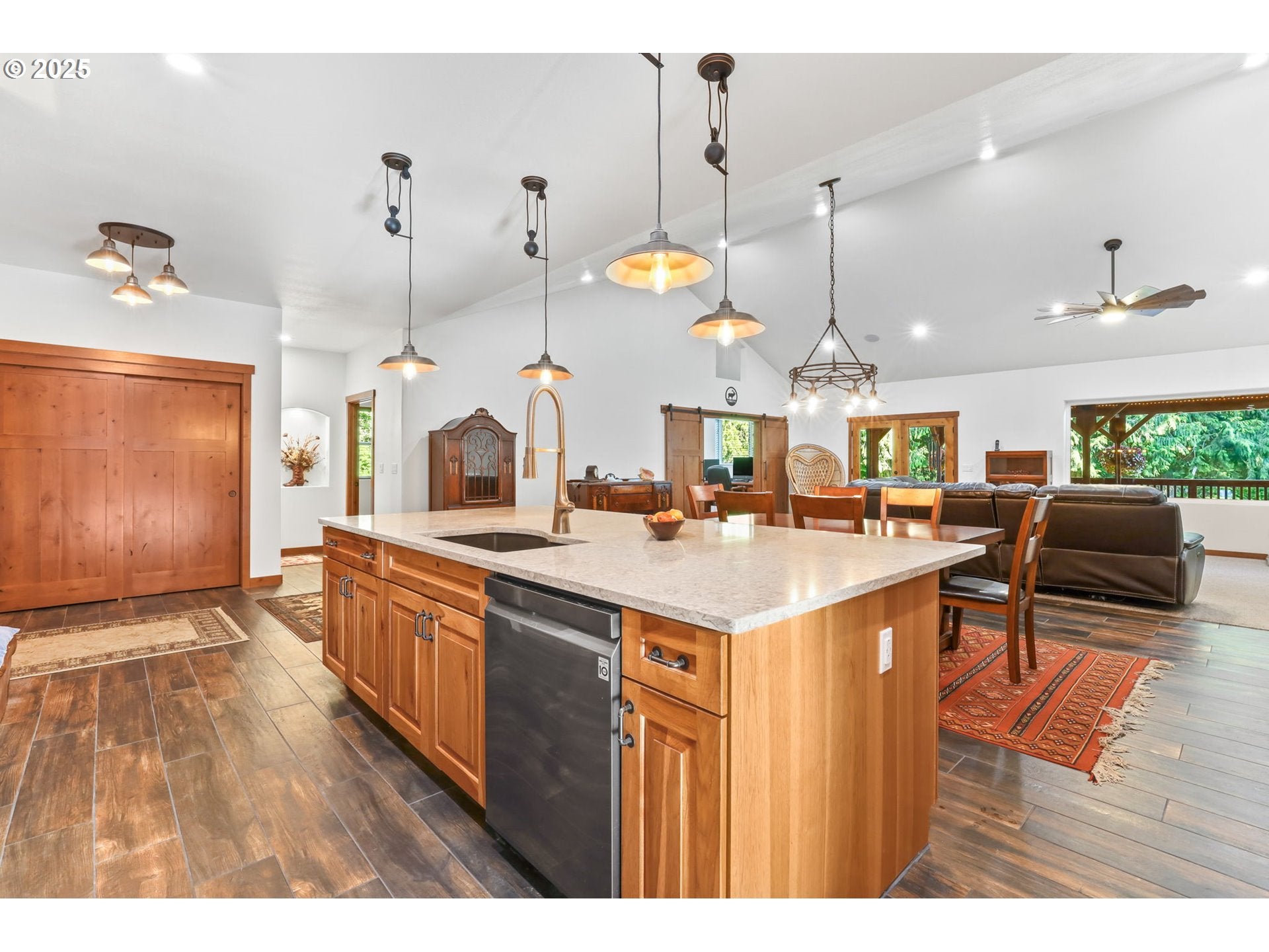 Estacada, Oregon, 97023, United States, 3 Bedrooms Bedrooms, ,3 BathroomsBathrooms,Residential,Active,1893218