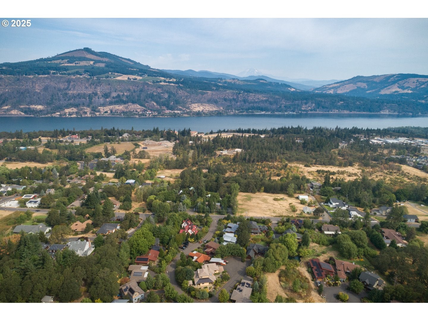 Hood River, Oregon, 97031, United States, 3 Bedrooms Bedrooms, ,3 BathroomsBathrooms,Residential,Active,1927664