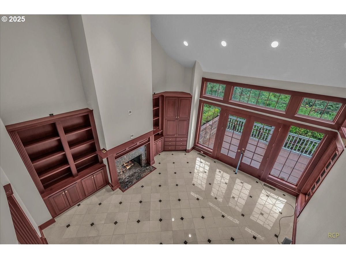 Rainier, Oregon, 97048, United States, 4 Bedrooms Bedrooms, ,5 BathroomsBathrooms,Residential,Active,1936128