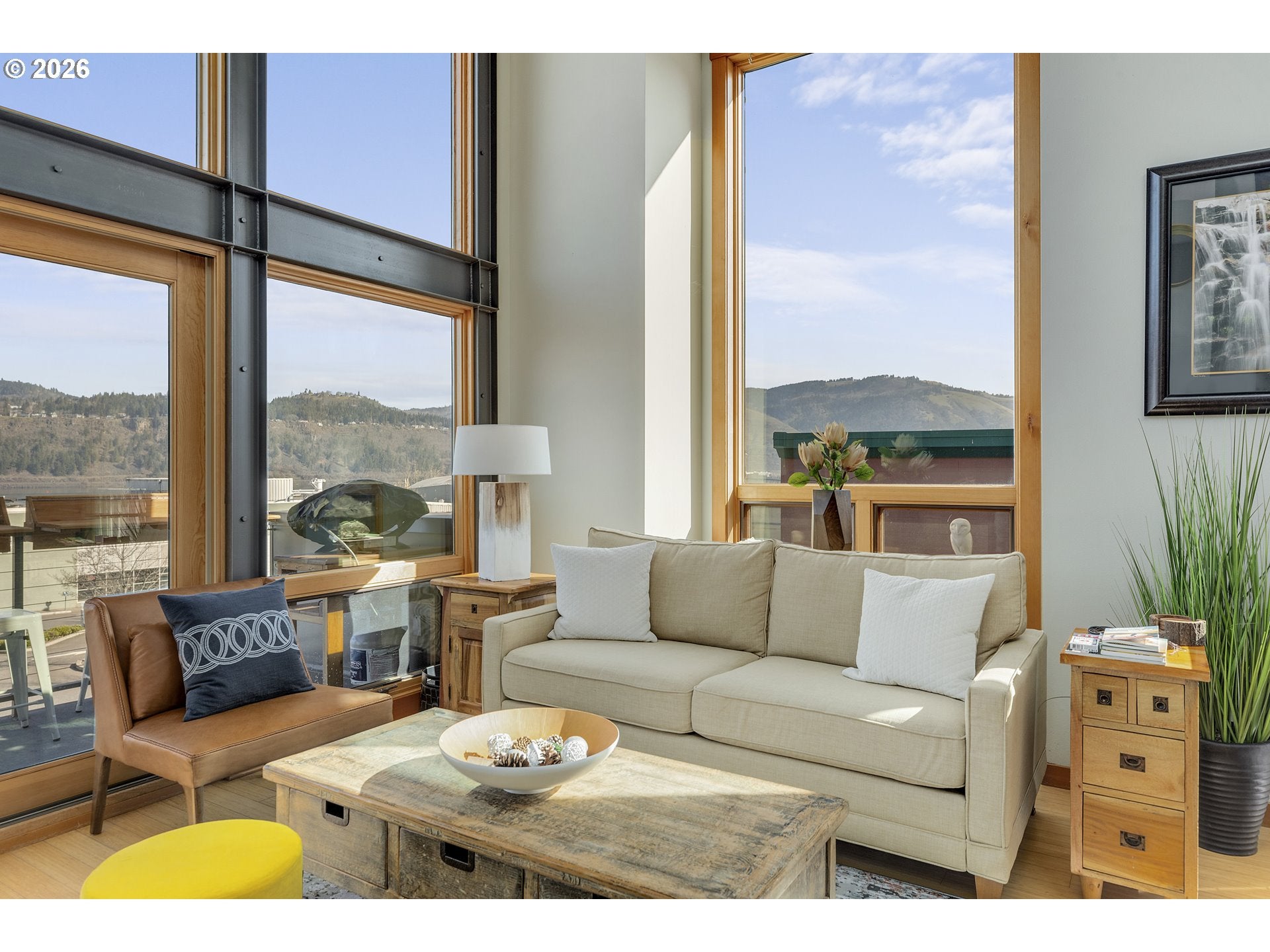 Hood River, Oregon, 97031, United States, 3 Bedrooms Bedrooms, ,3 BathroomsBathrooms,Residential,Active,2008720