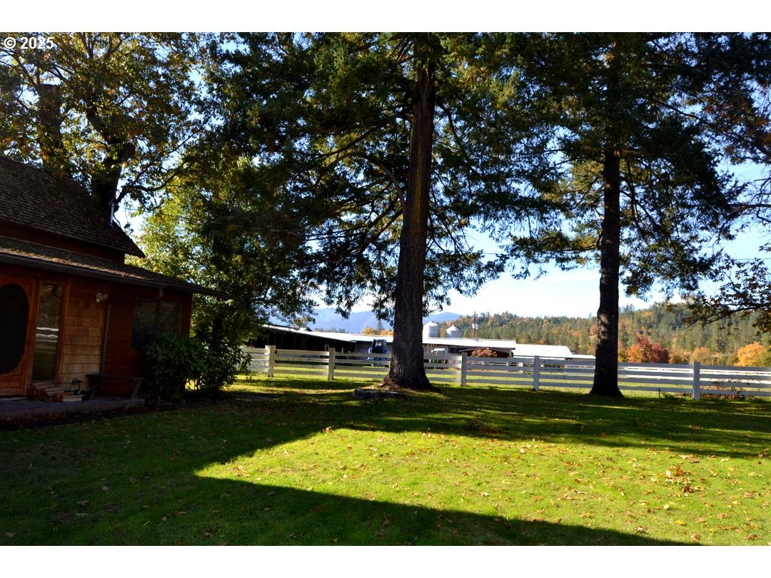 Grants Pass, Oregon, 97526, United States, 4 Bedrooms Bedrooms, ,2 BathroomsBathrooms,Residential,Active,1973321
