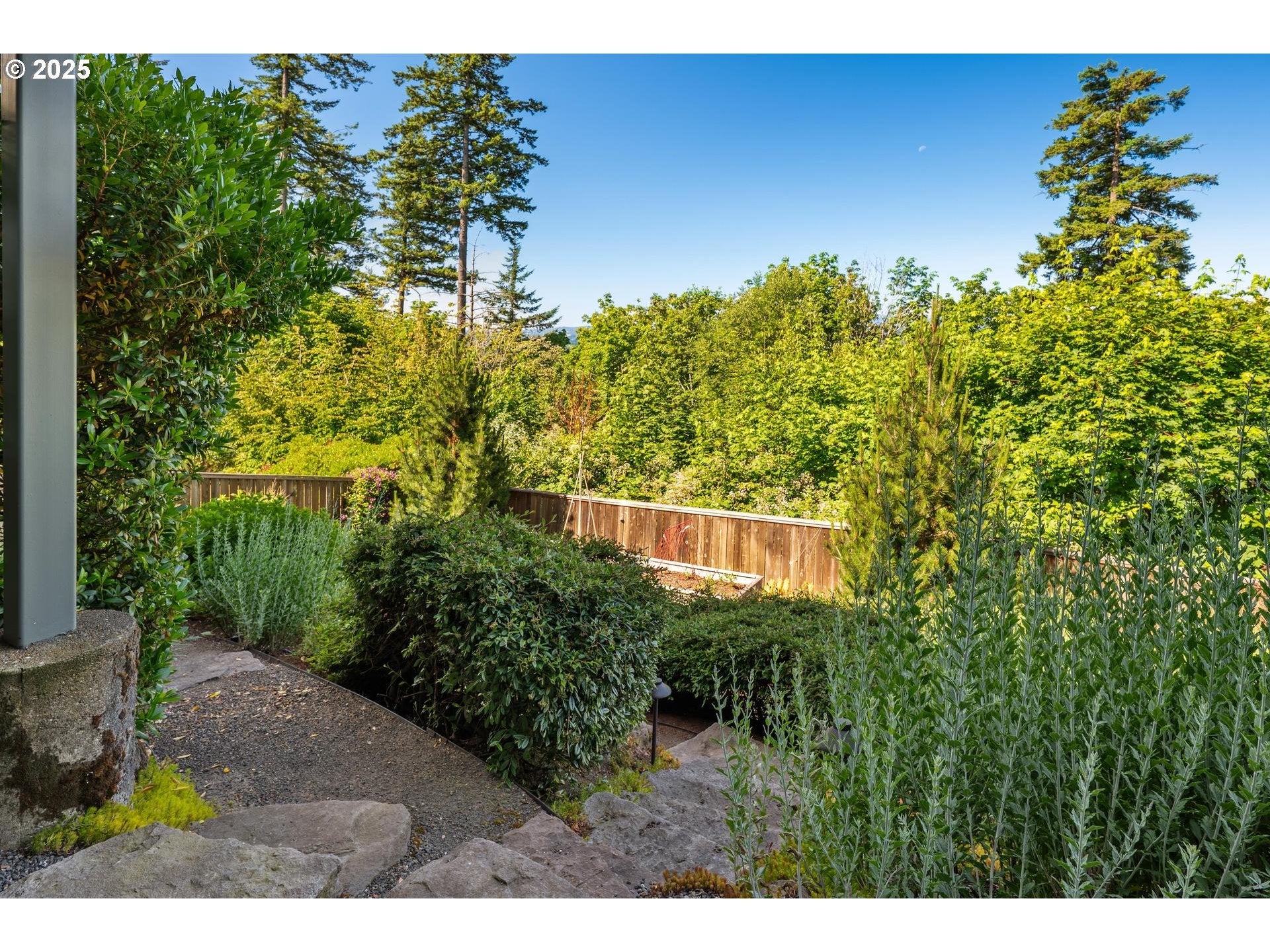 Portland, Oregon, 97225, United States, 4 Bedrooms Bedrooms, ,5 BathroomsBathrooms,Residential,Active,1936425