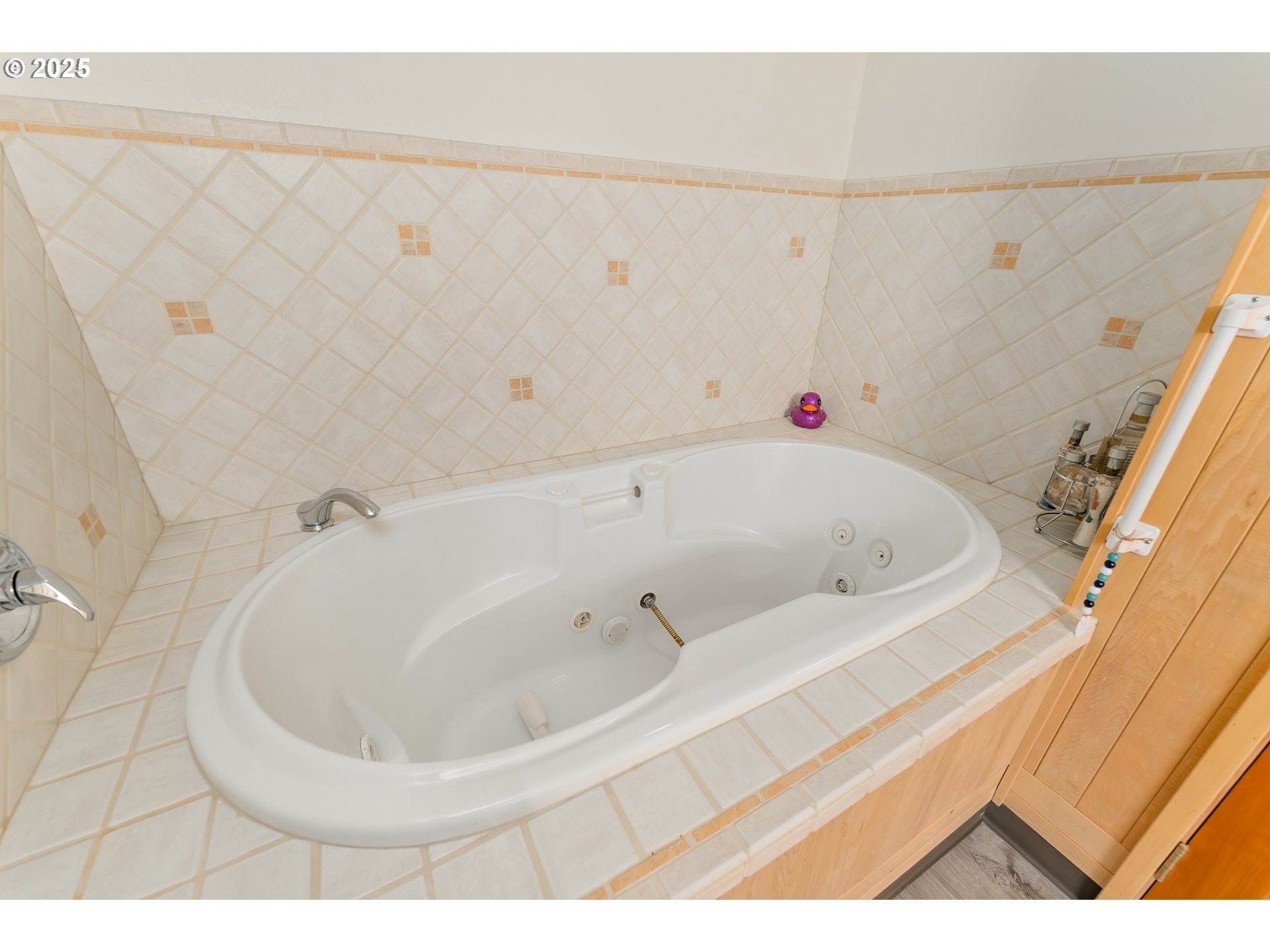 Roseburg, Oregon, 97470, United States, 4 Bedrooms Bedrooms, ,3 BathroomsBathrooms,Residential,Active,1701656