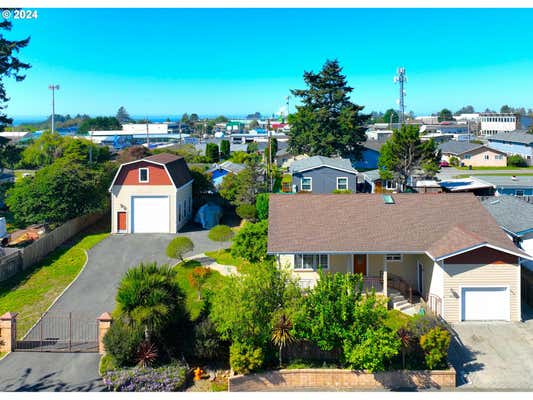 304 OXFORD ST, BROOKINGS, OR 97415 - Image 1