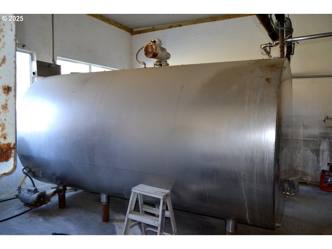 Grants Pass, Oregon, 97526, United States, 4 Bedrooms Bedrooms, ,2 BathroomsBathrooms,Residential,Active,1973321