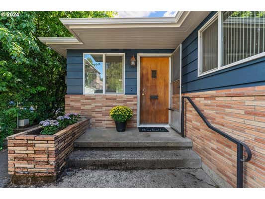 3320 SW 11TH AVE, PORTLAND, OR 97239, photo 2 of 38