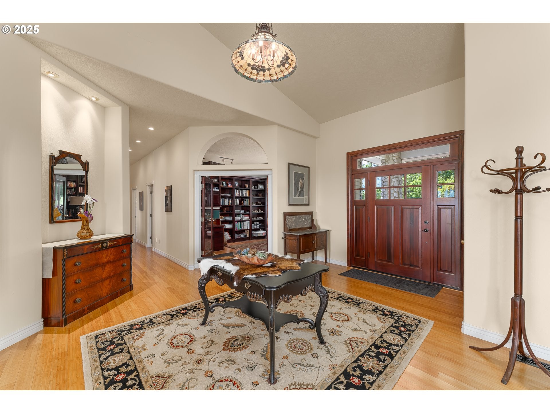 Roseburg, Oregon, 97471, United States, 4 Bedrooms Bedrooms, ,4 BathroomsBathrooms,Residential,Active,1800177