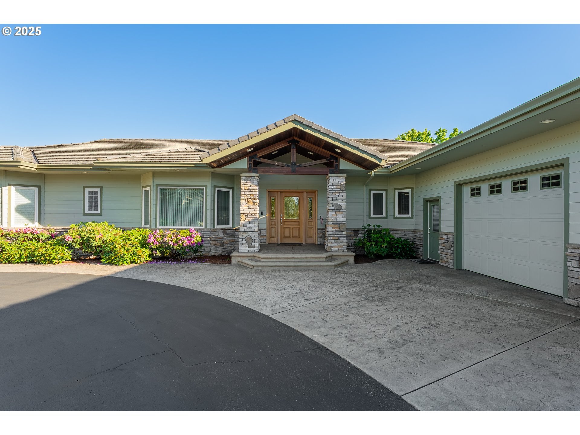 Roseburg, Oregon, 97471, United States, ,3 BathroomsBathrooms,Residential,Active,1828697
