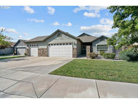 2211 NW DUSK DR, HERMISTON, OR 97838 - Image 1