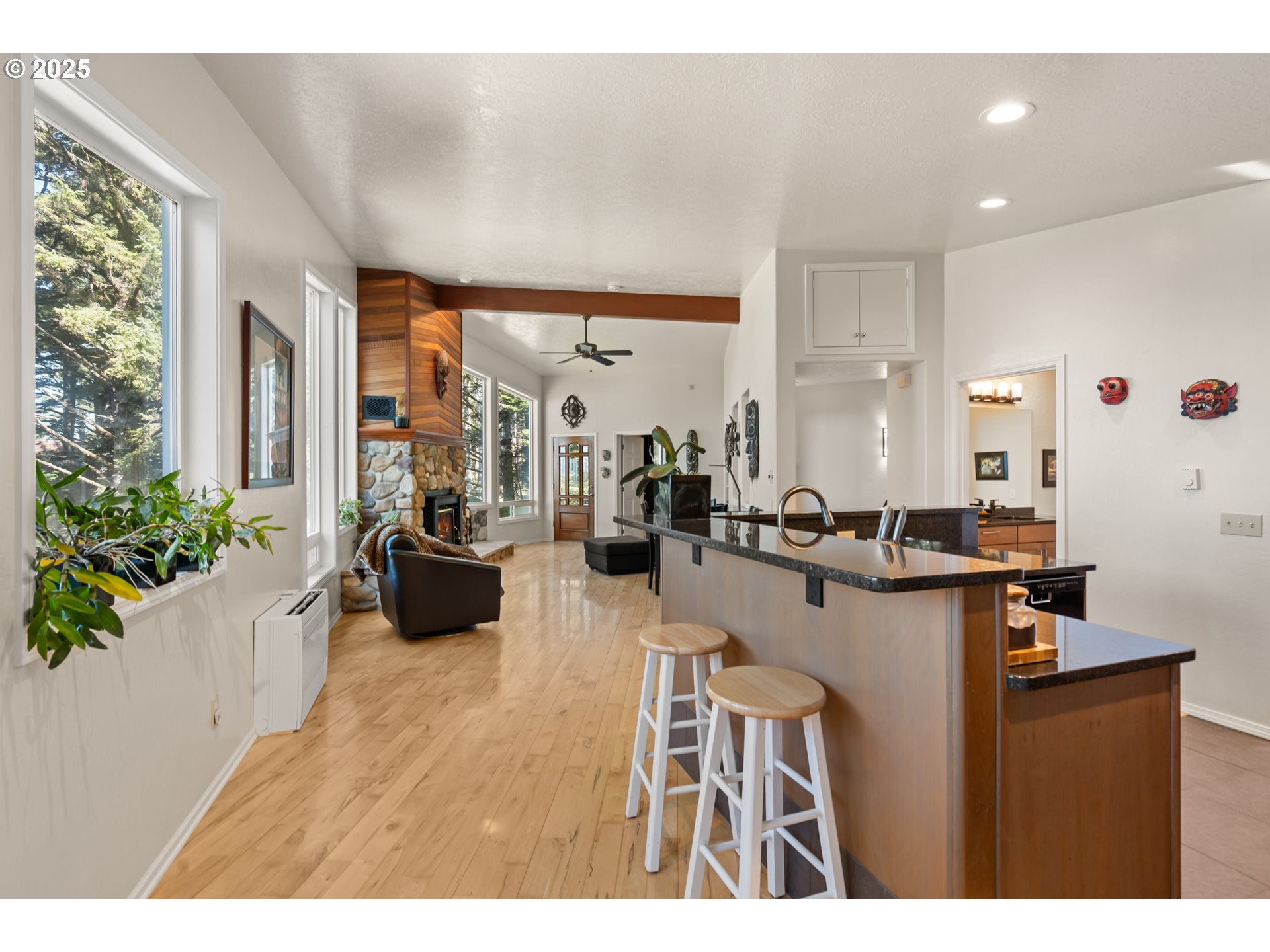 Gold Beach, Oregon, 97444, United States, 5 Bedrooms Bedrooms, ,4 BathroomsBathrooms,Residential,Active,2000208