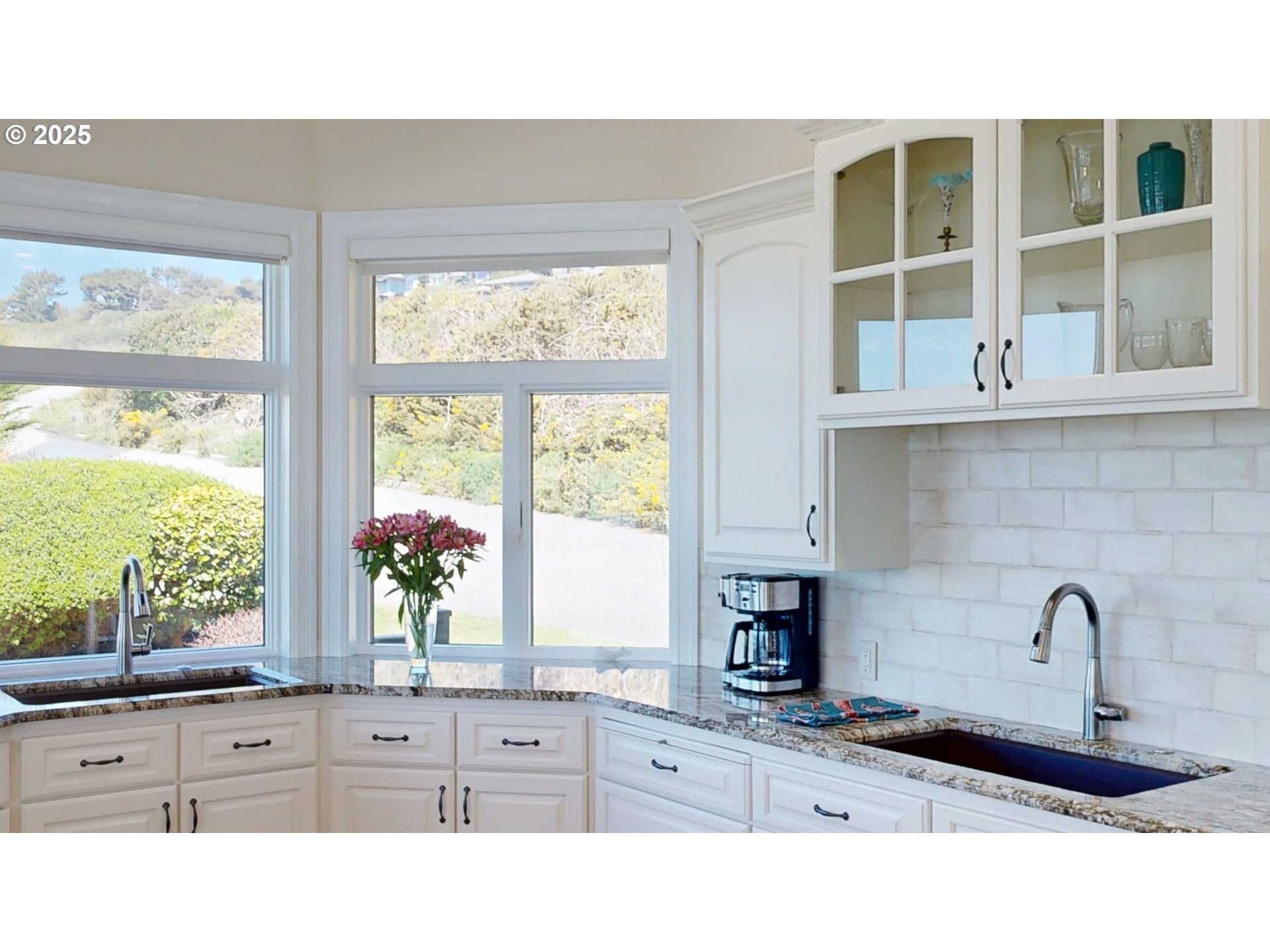 Brookings, Oregon, 97415, United States, 3 Bedrooms Bedrooms, ,4 BathroomsBathrooms,Residential,Active,1773505