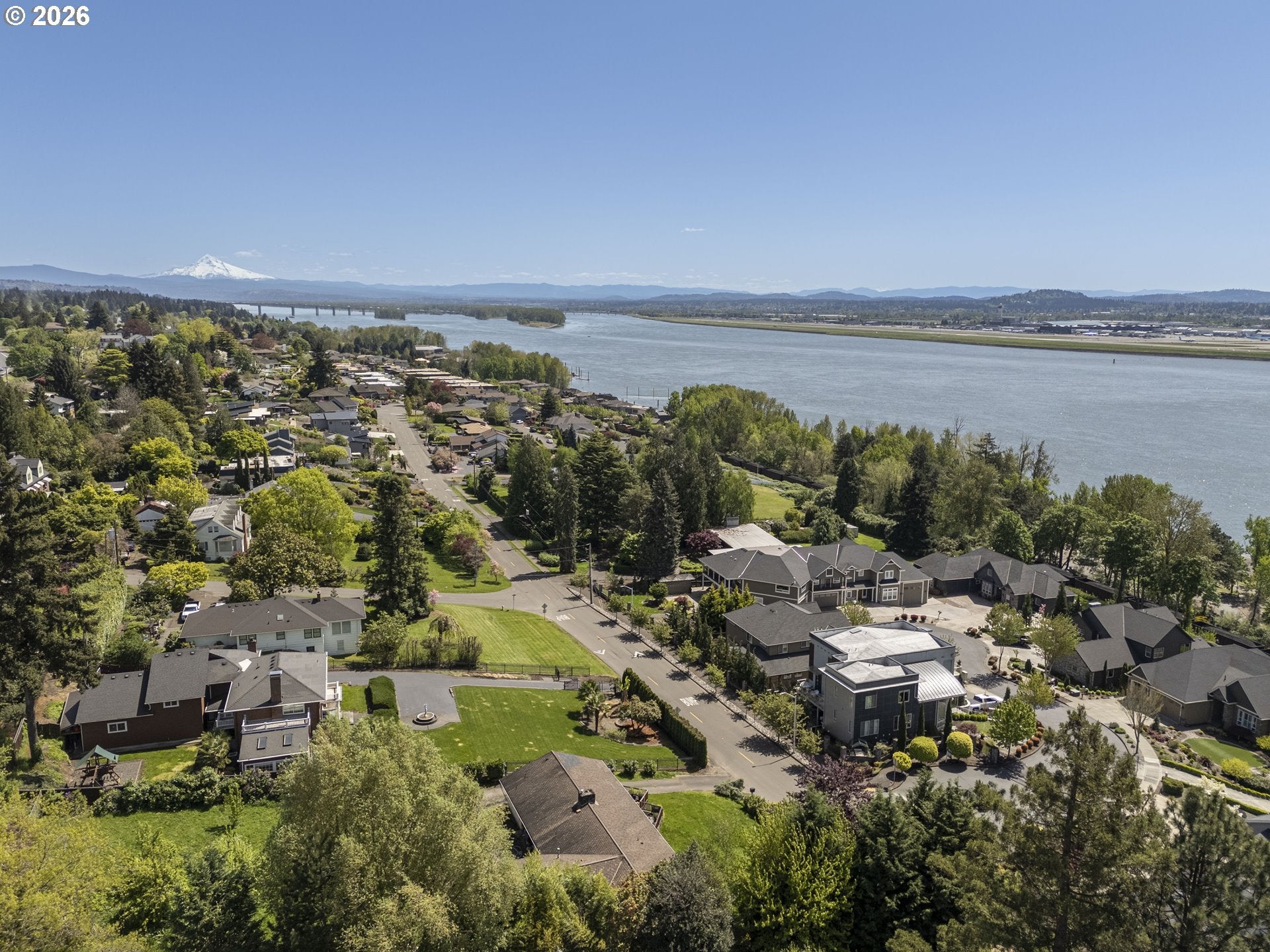 Vancouver, Washington, 98661, United States, 4 Bedrooms Bedrooms, ,7 BathroomsBathrooms,Residential,Active,1985581