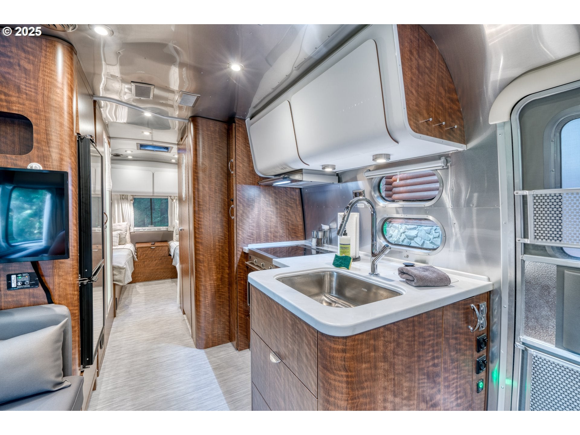 Welches, Oregon, 97067, United States, ,4 BathroomsBathrooms,Residential,Active,1764882