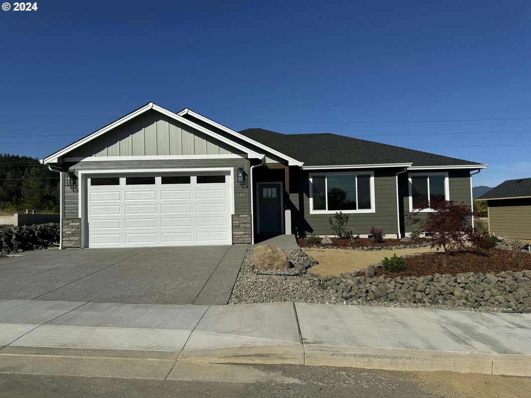 101 COLES VALLEY ST, SUTHERLIN, OR 97479, photo 1 of 25