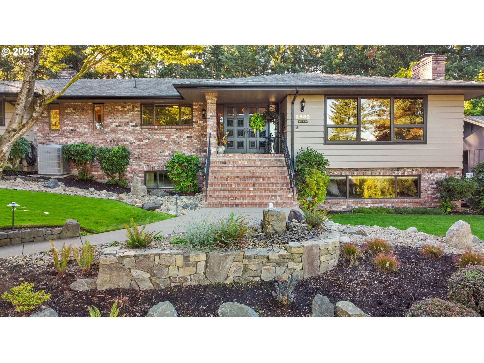 Eugene, Oregon, 97405, United States, 5 Bedrooms Bedrooms, ,4 BathroomsBathrooms,Residential,Active,1964513