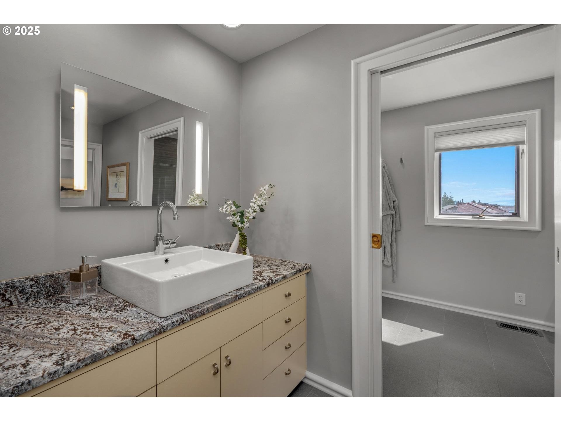 Portland, Oregon, 97225, United States, 4 Bedrooms Bedrooms, ,5 BathroomsBathrooms,Residential,Active,1936425