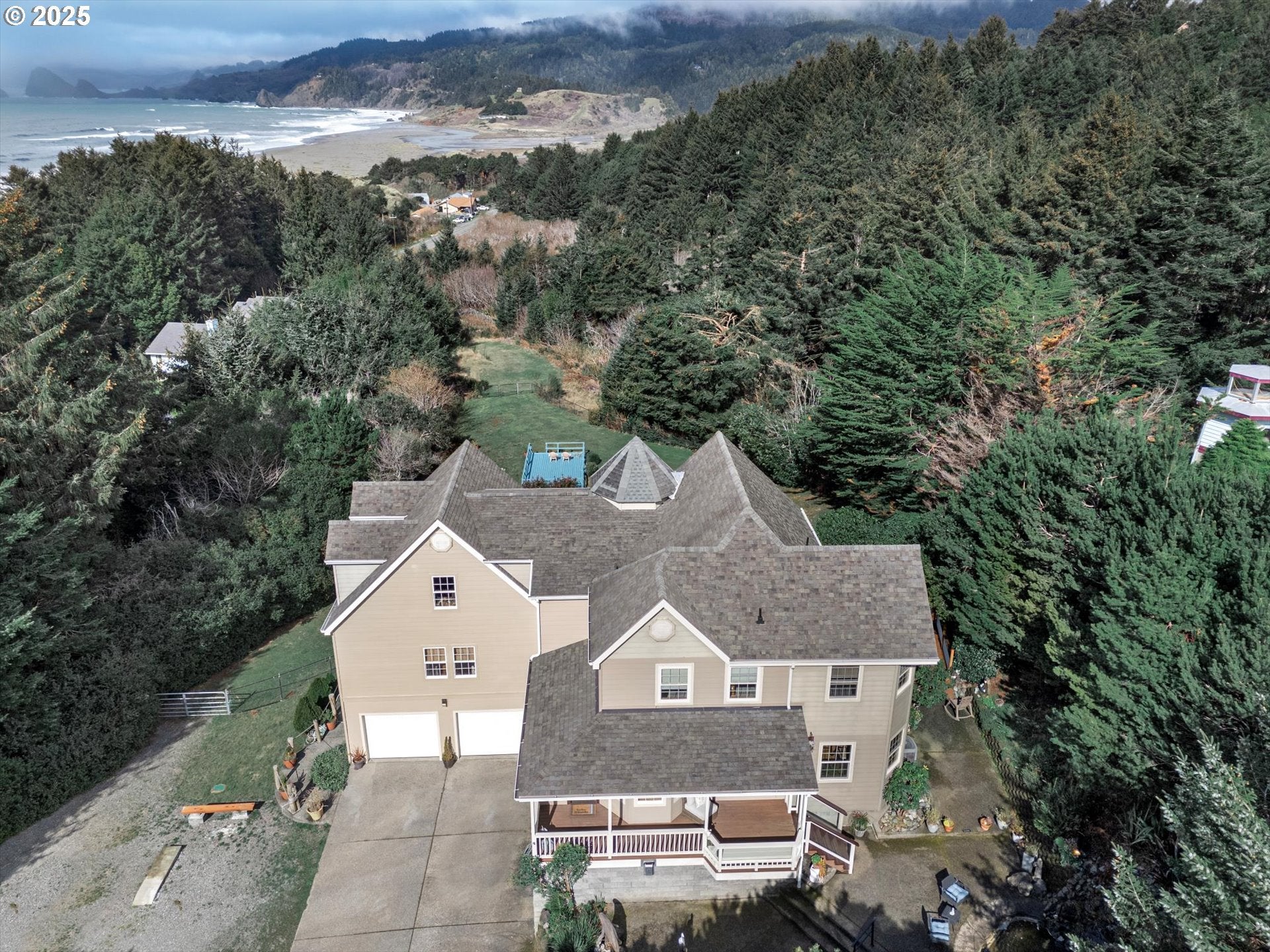 Gold Beach, Oregon, 97444, United States, 4 Bedrooms Bedrooms, ,5 BathroomsBathrooms,Residential,Active,1899243