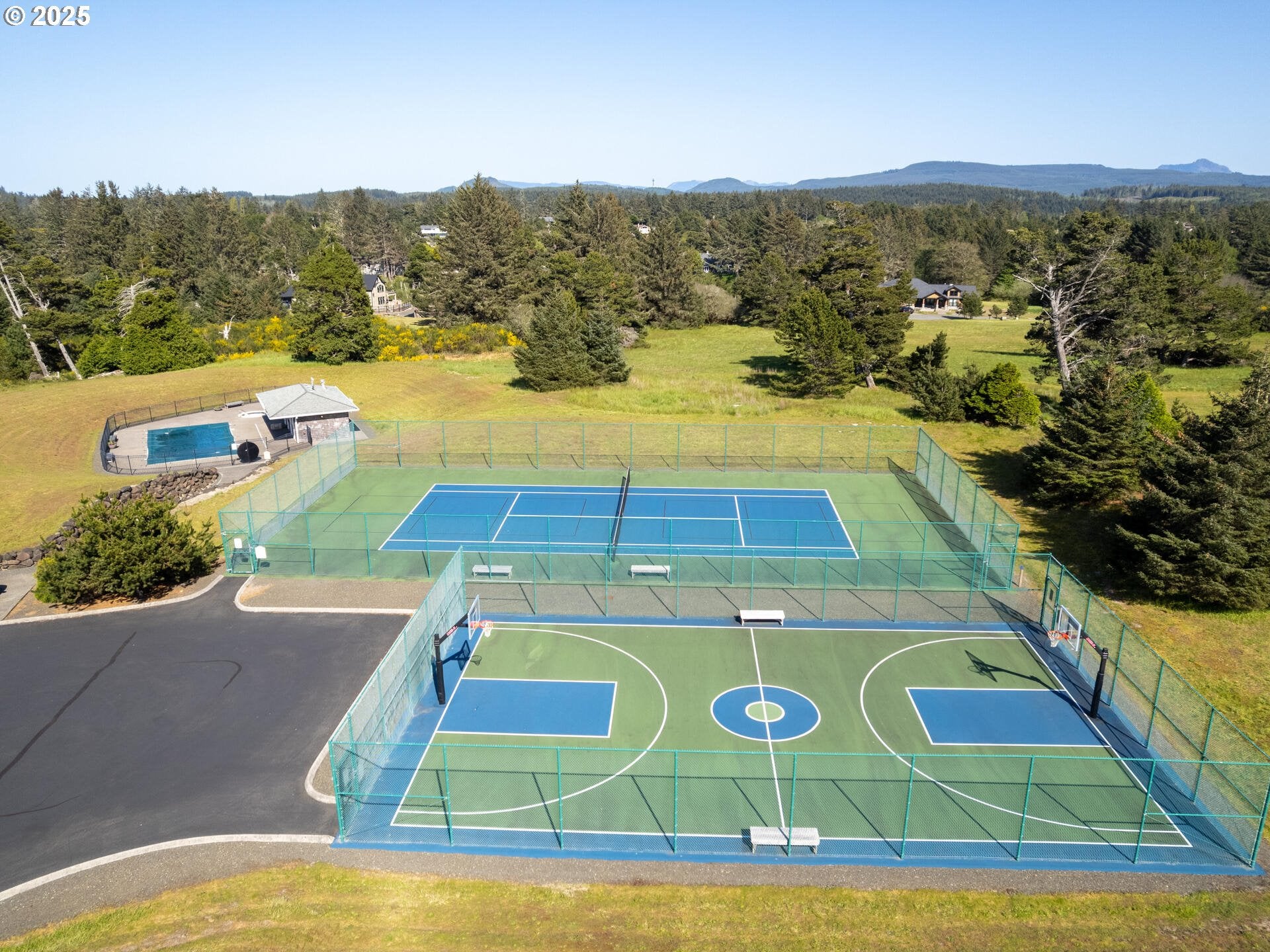 Gearhart, Oregon, 97138, United States, 4 Bedrooms Bedrooms, ,6 BathroomsBathrooms,Residential,Active,1798115