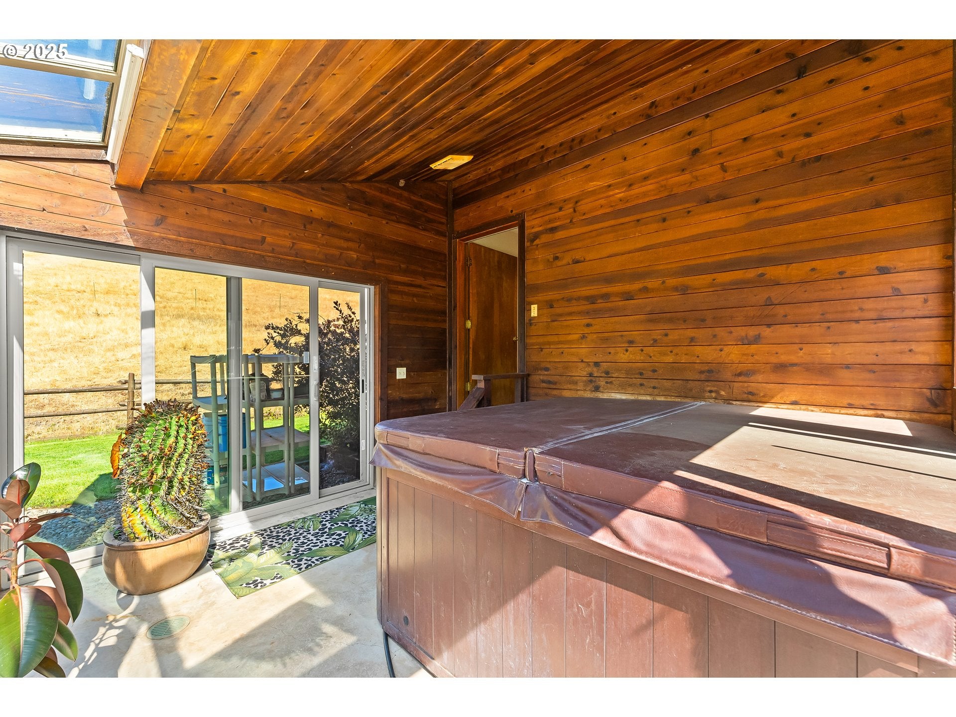 Canyonville, Oregon, 97417, United States, 3 Bedrooms Bedrooms, ,2 BathroomsBathrooms,Residential,Active,1909832