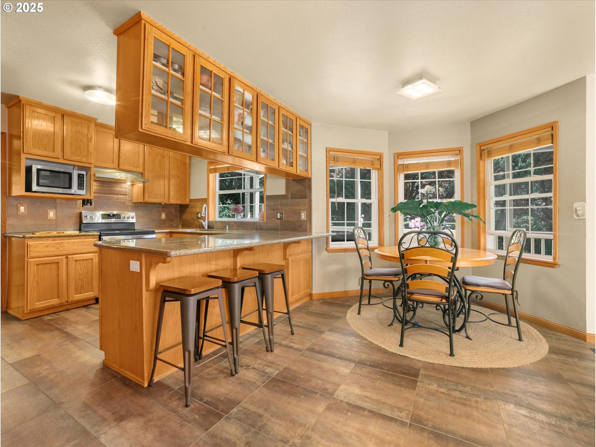 Gold Beach, Oregon, 97444, United States, 4 Bedrooms Bedrooms, ,5 BathroomsBathrooms,Residential,Active,1899243