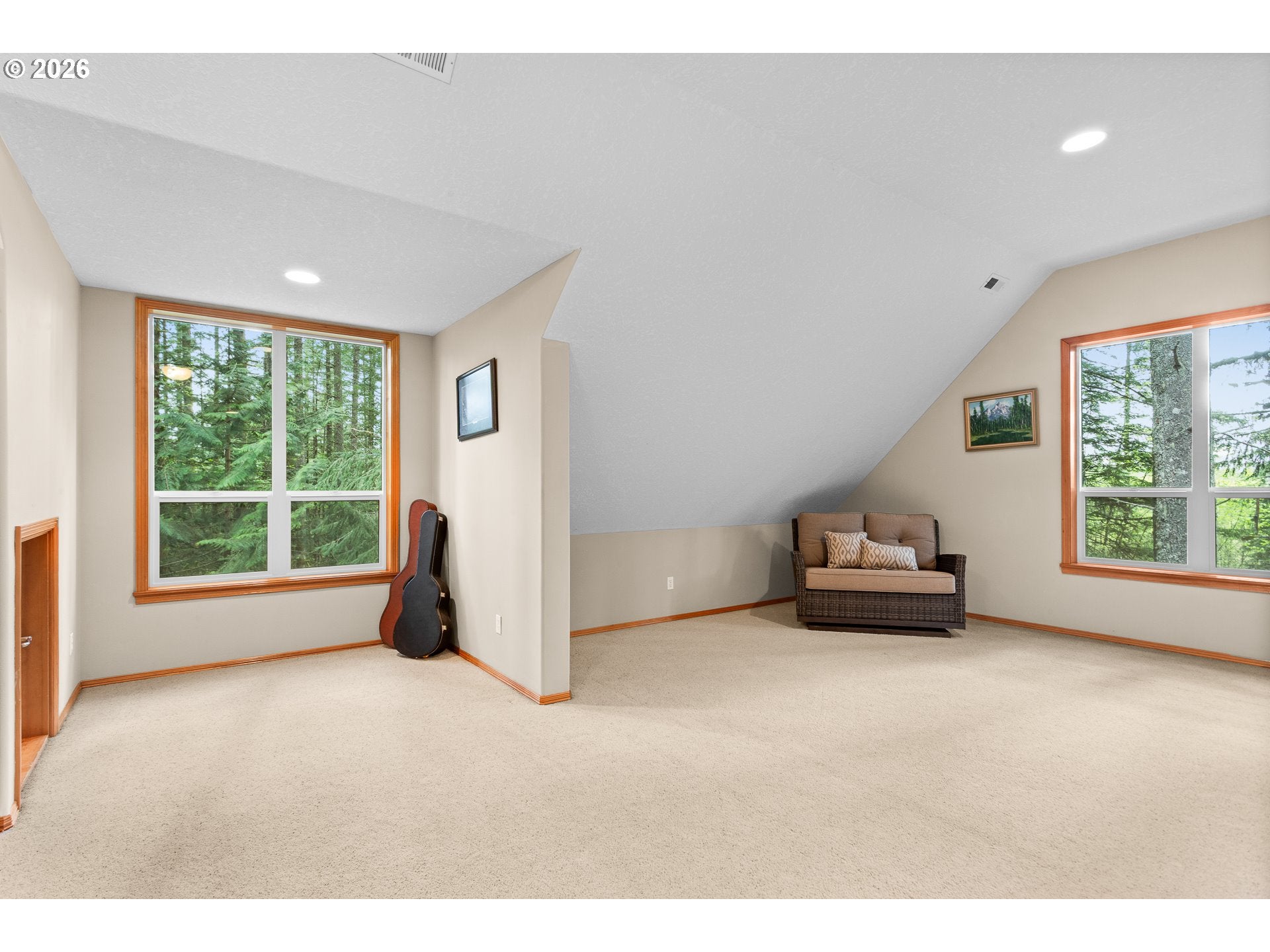 Corbett, Oregon, 97019, United States, 3 Bedrooms Bedrooms, ,3 BathroomsBathrooms,Residential,Active,2043115