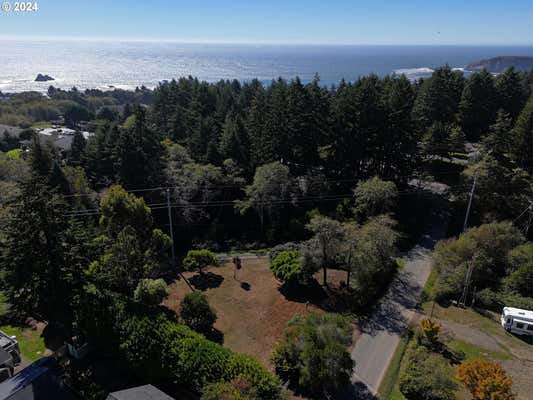 1300 HAMPTON RD, BROOKINGS, OR 97415 - Image 1