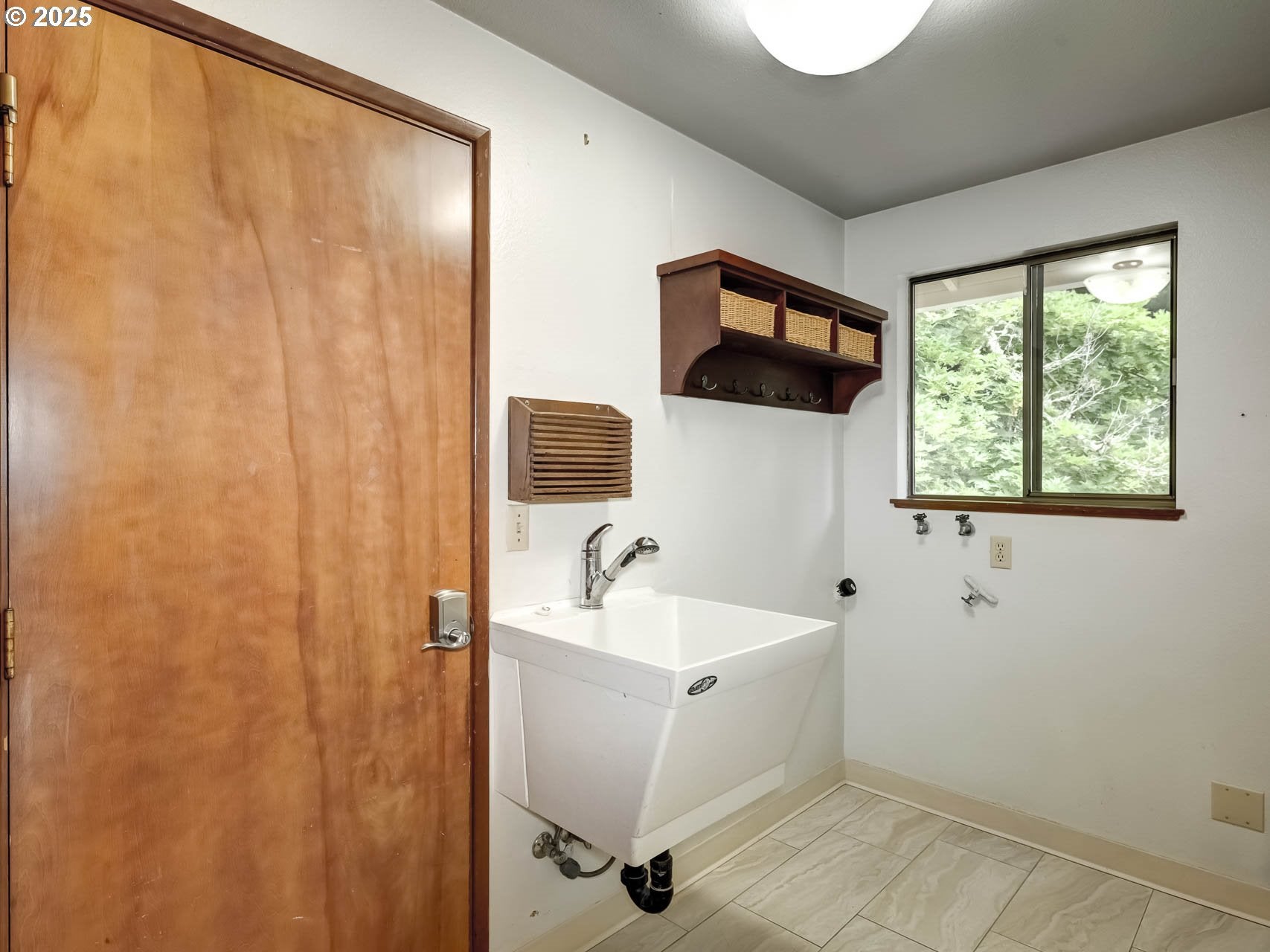 Cornelius, Oregon, 97113, United States, 3 Bedrooms Bedrooms, ,3 BathroomsBathrooms,Residential,Active,1877848