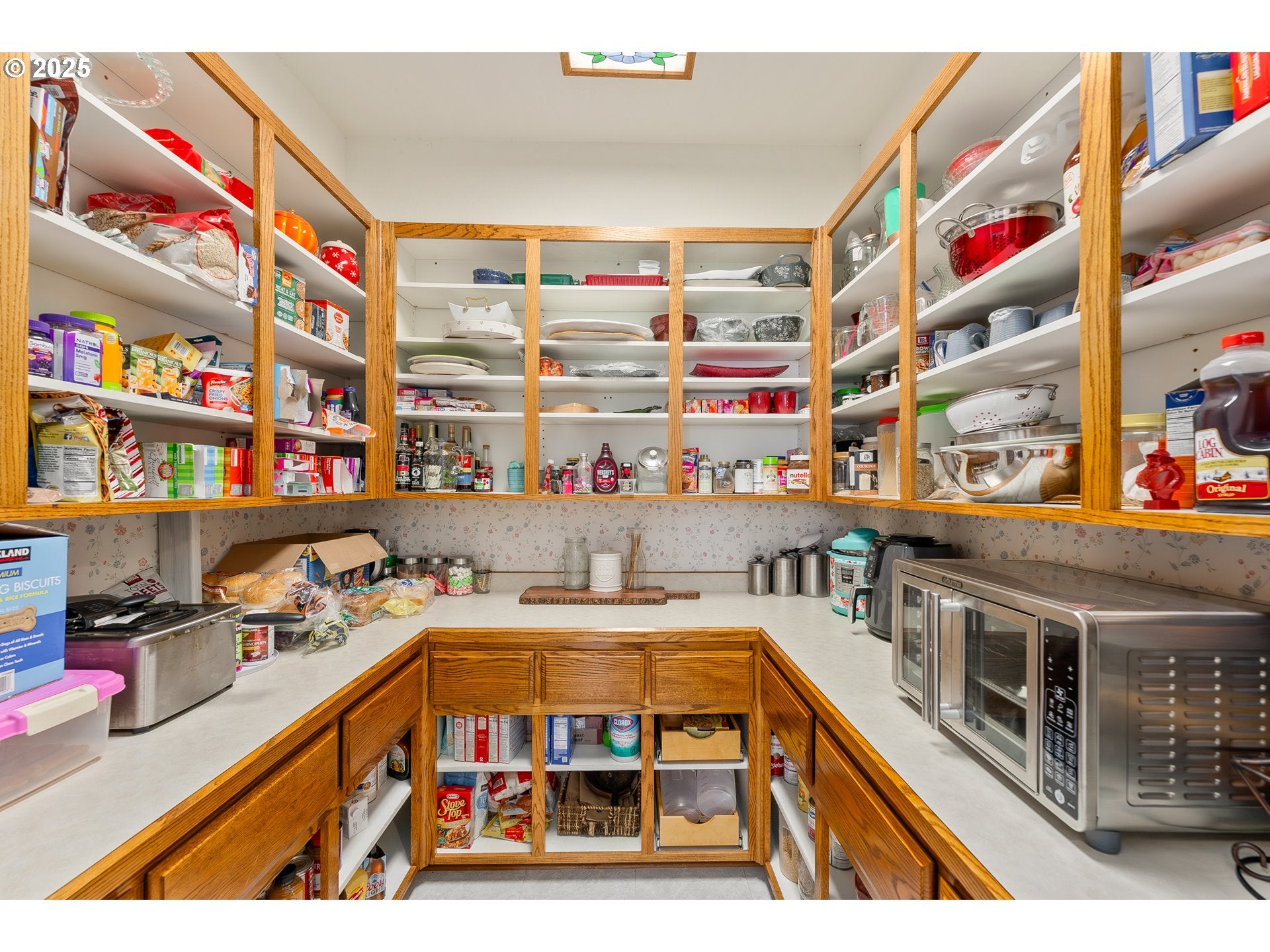 Roseburg, Oregon, 97470, United States, 4 Bedrooms Bedrooms, ,3 BathroomsBathrooms,Residential,Active,1701656