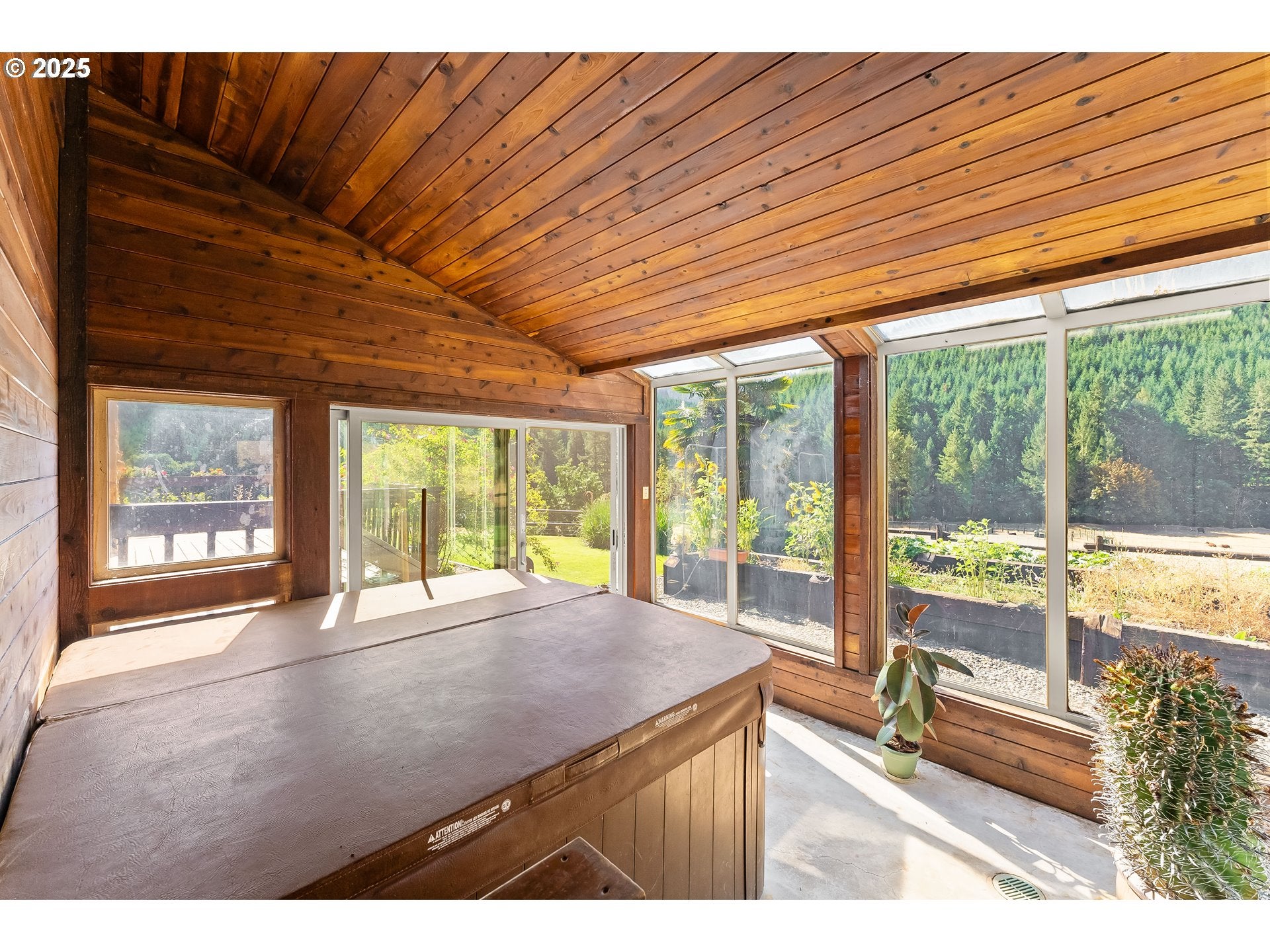 Canyonville, Oregon, 97417, United States, 3 Bedrooms Bedrooms, ,2 BathroomsBathrooms,Residential,Active,1909832