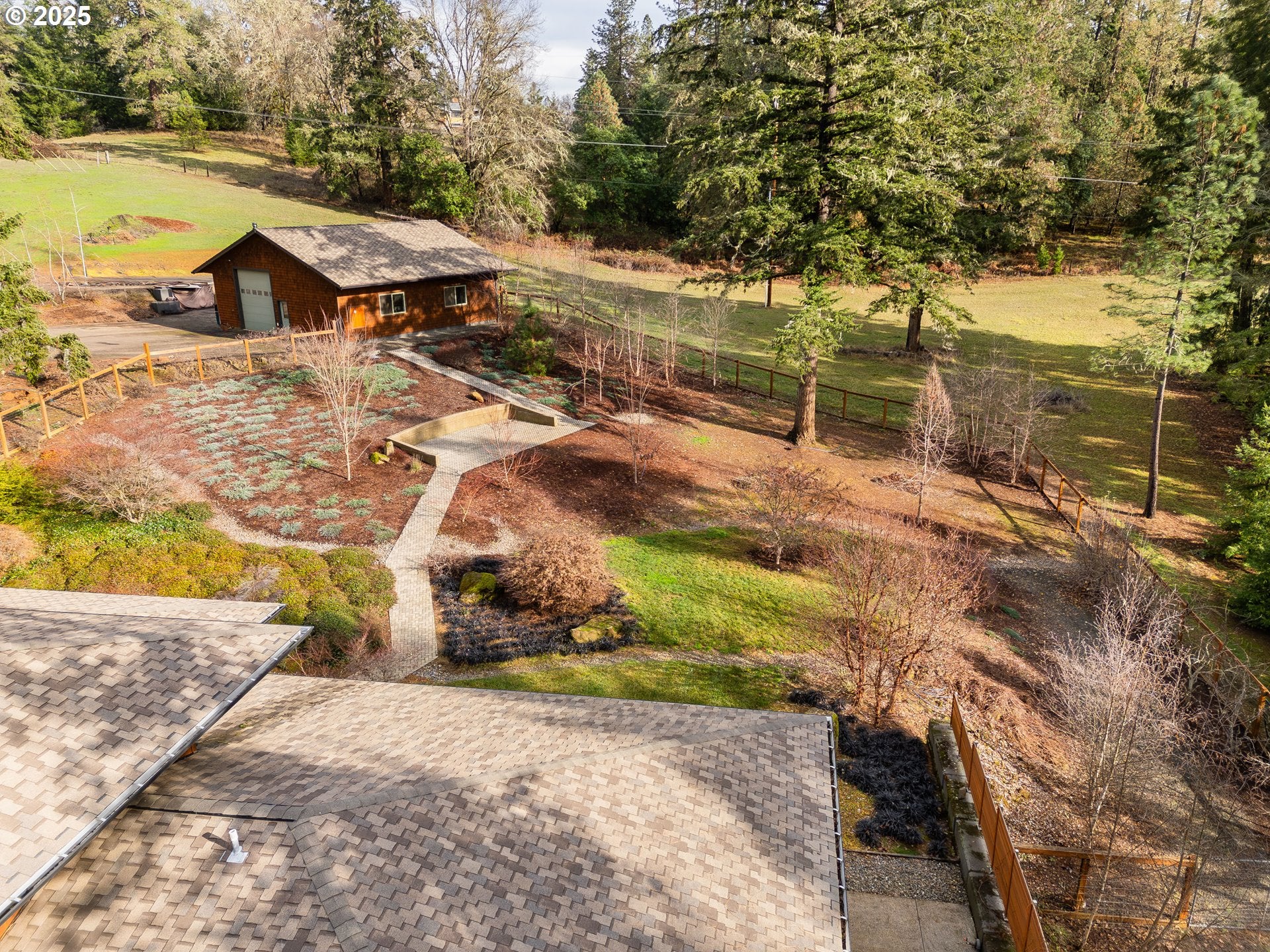 Roseburg, Oregon, 97471, United States, 3 Bedrooms Bedrooms, ,4 BathroomsBathrooms,Residential,Active,1941136