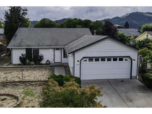 233 SE WILDWOOD WAY, MYRTLE CREEK, OR 97457 - Image 1