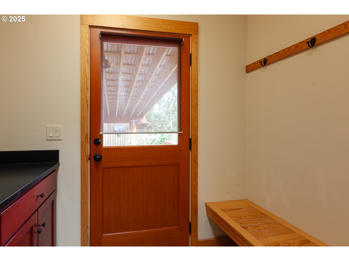Hood River, Oregon, 97031, United States, 3 Bedrooms Bedrooms, ,3 BathroomsBathrooms,Residential,Active,1927664