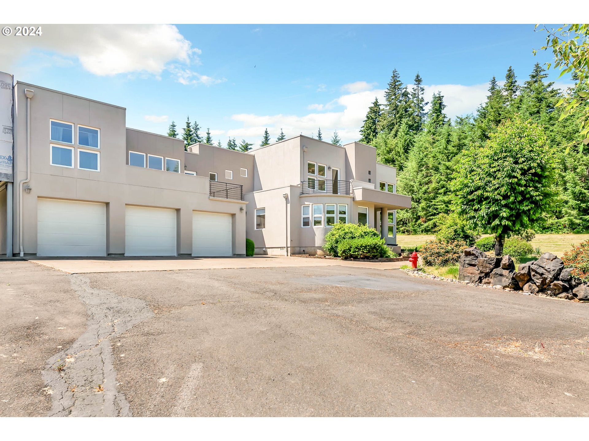 Pleasant Hill, Oregon, 97455, United States, ,3 BathroomsBathrooms,Residential,Active,1704809