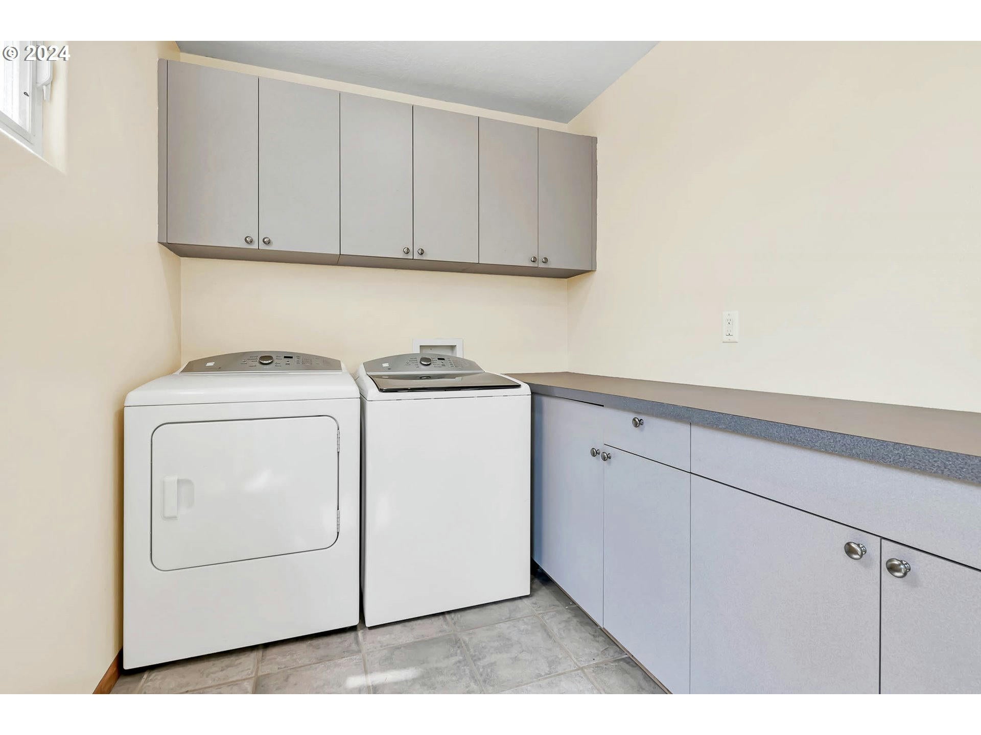 Pleasant Hill, Oregon, 97455, United States, ,3 BathroomsBathrooms,Residential,Active,1704809