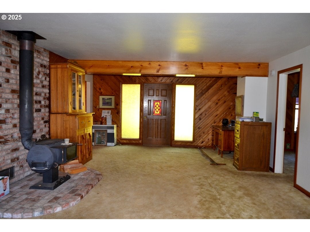 Grants Pass, Oregon, 97526, United States, 4 Bedrooms Bedrooms, ,2 BathroomsBathrooms,Residential,Active,1973321